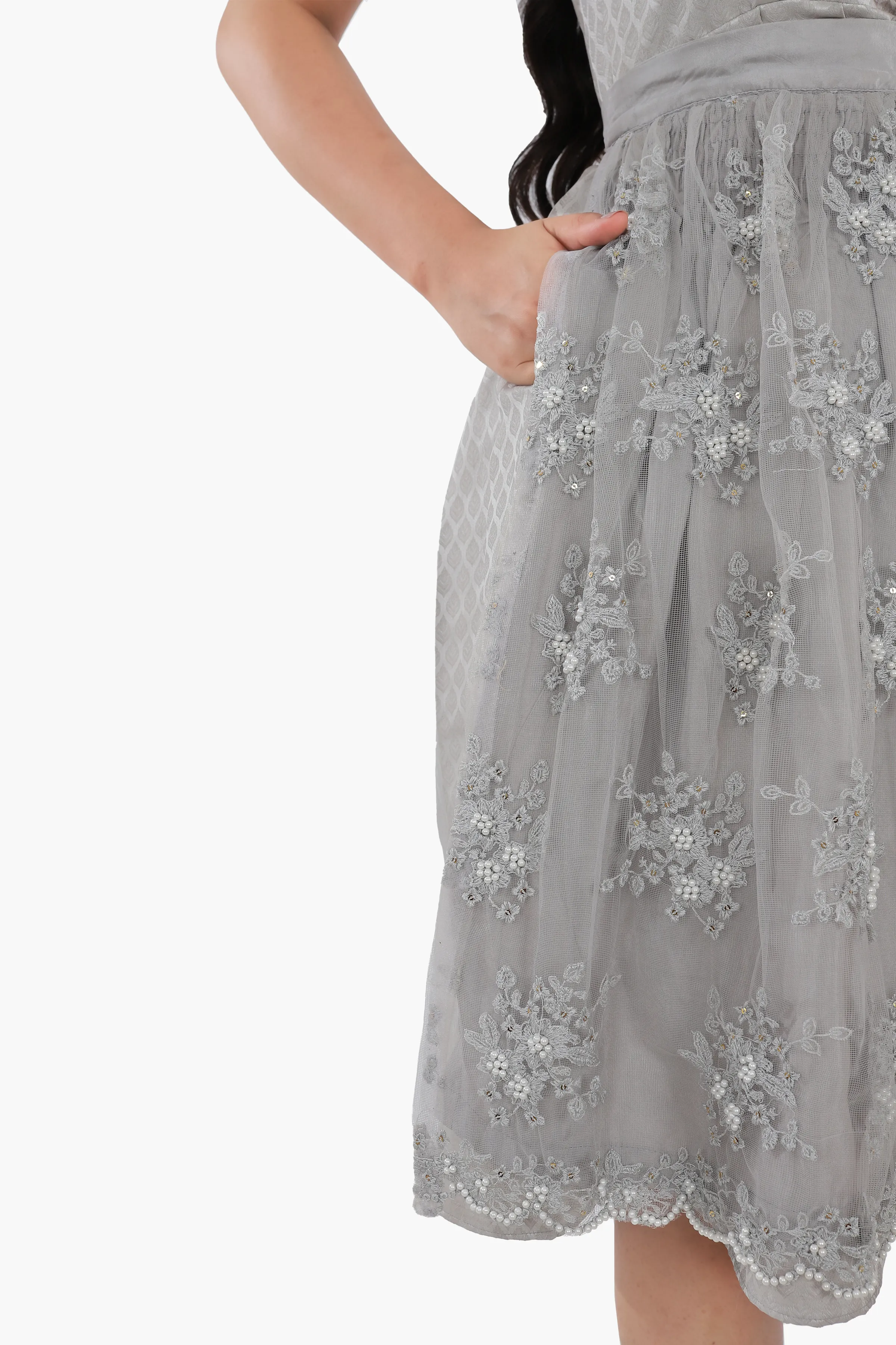 Timeless Bavarian Dirndl Attire Pearl Silver - Image 4